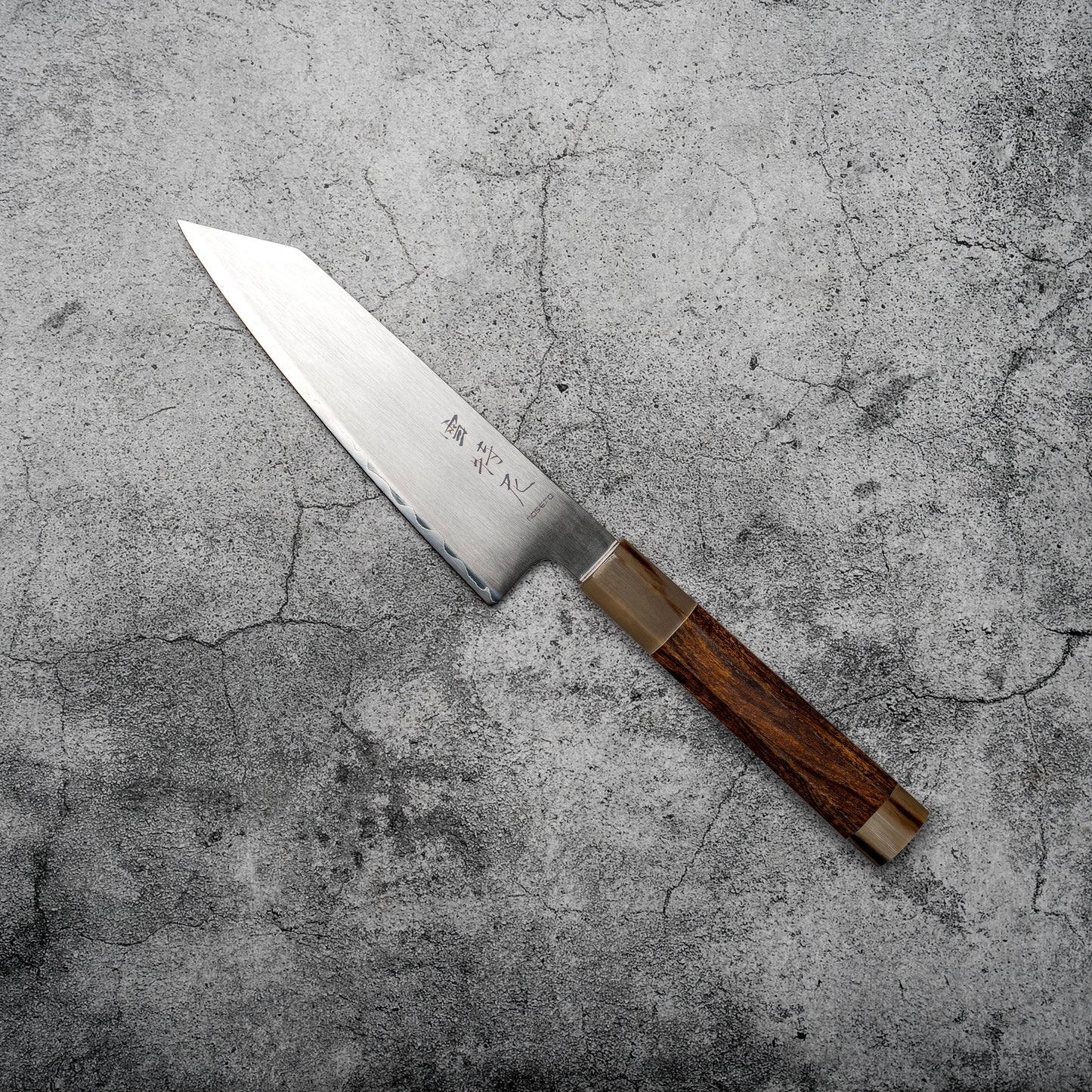 Noseto ZDP189 Bunka 165 mm avec bois de fer à dessert et corne de buffle blanche