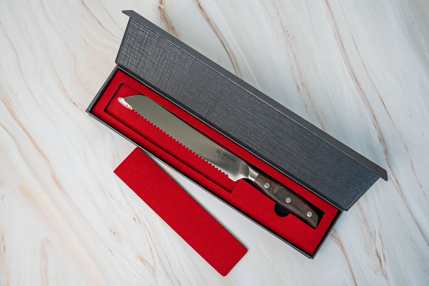 Couteau à pain allemand NOSETO 210 mm en acier inoxydable de haute qualité, manche en bois de santal rouge