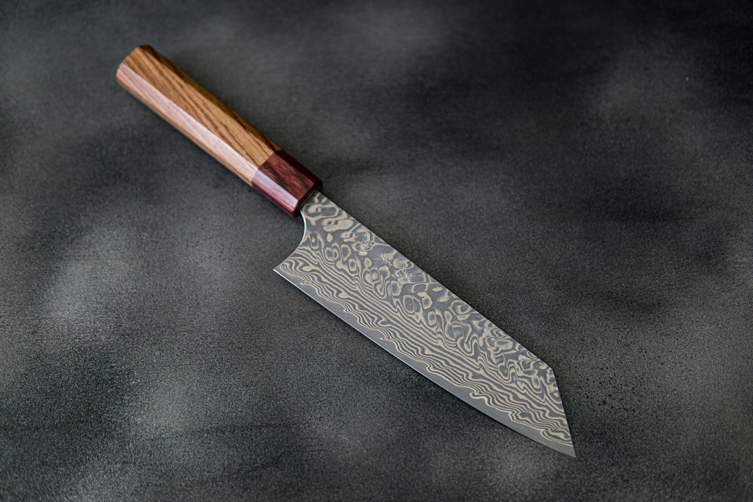 Couteau japonais Yoshimi Kato R2/SG2 Damas Bunka 165 mm, manche Honduras rouge