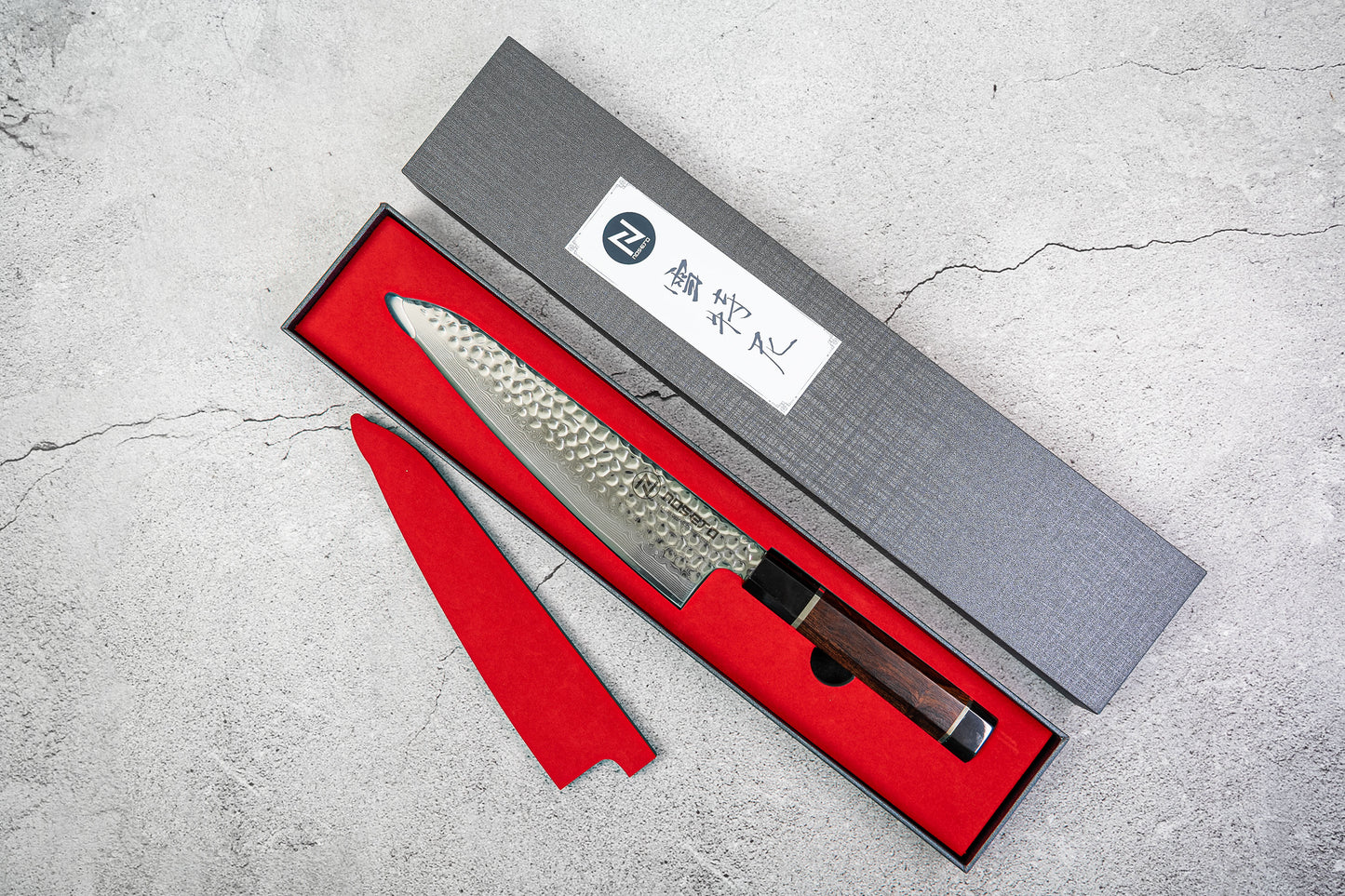 Couteau à lame Noseto Suki Gyuto 210 mm 67 couches Damas martelé avec manche en bois de fer du désert