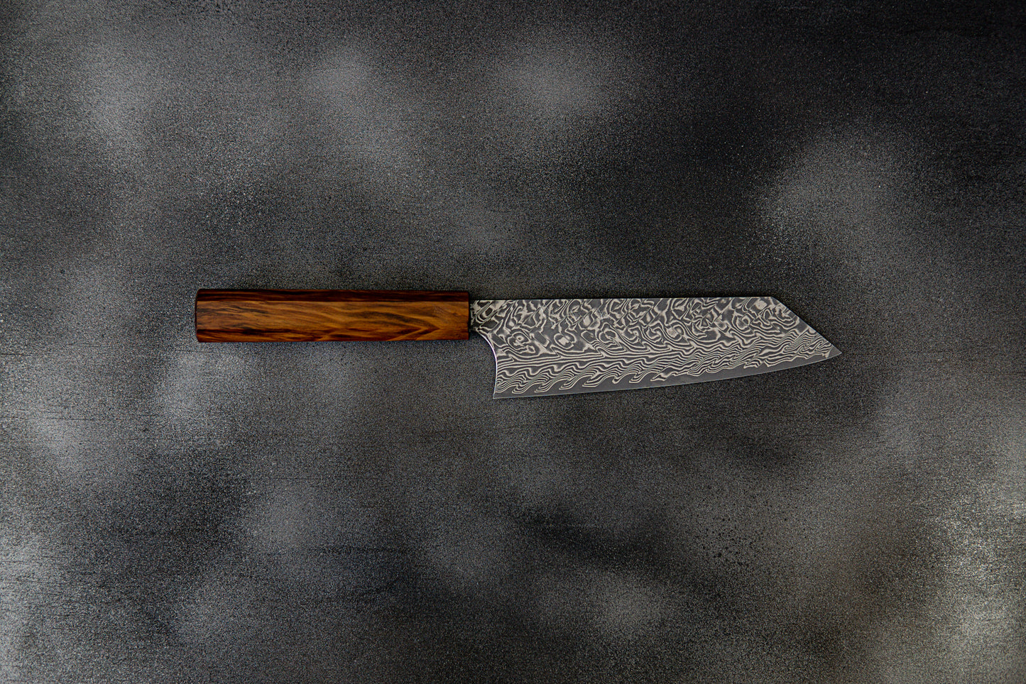Couteau japonais Yoshimi Kato R2/SG2 Damas Bunka 165 mm Manche en bois Sugi (laqué)