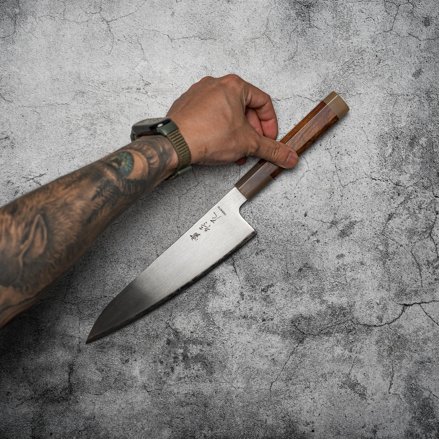 Noseto ZDP189 Gyuto 210 mm avec bois de fer à dessert et corne de buffle blanche