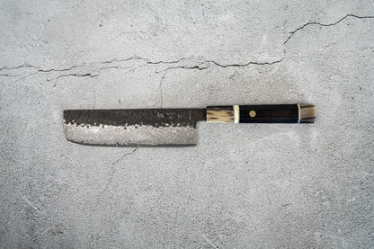 Noseto Vg10 67 couches Damas Tsuchime Finition Nakiri 180 mm Corne de buffle blanche Bois d'ébène
