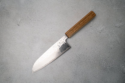 Seisuke Tsukikage AUS10 Migaki Fini Martelé Damas Santoku Couteau japonais 170mm Manche en chêne