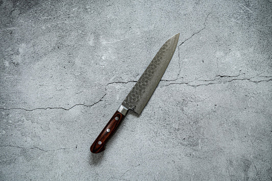 Couteau japonais Seisuke VG10 Damas 17 couches Gyuto 210 mm, manche en acajou