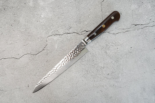Couteau à trancher Noseto Yohan en acier damas martelé 210 mm, manche occidental en palissandre