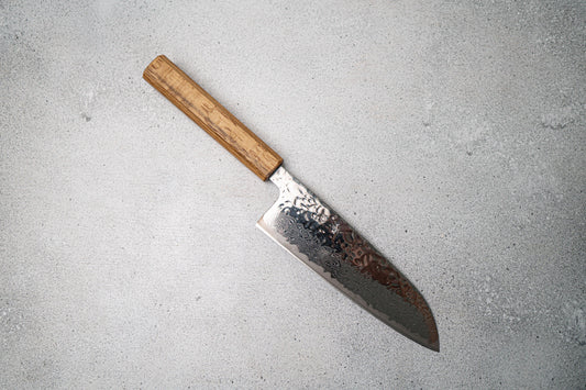 Seisuke Tsukikage AUS10 Migaki Fini Martelé Damas Santoku Couteau japonais 170mm Manche en chêne