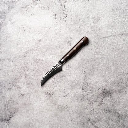 Couteau à découper/parer Noseto Yohan en damas martelé 90 mm, manche occidental en palissandre
