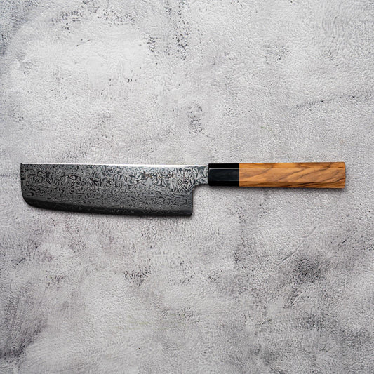 Couteau Nakiri Noseto Nato 180 mm 67 couches Damas avec bois d'olivier et corne de buffle