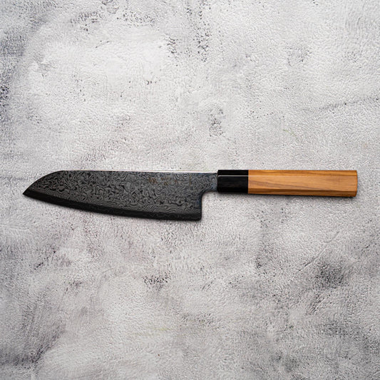 Couteau Santoku Noseto Nato 180 mm 67 couches Damas avec bois d'olivier et corne de buffle