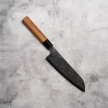 Couteau Santoku Noseto Nato 180 mm 67 couches Damas avec bois d'olivier et corne de buffle