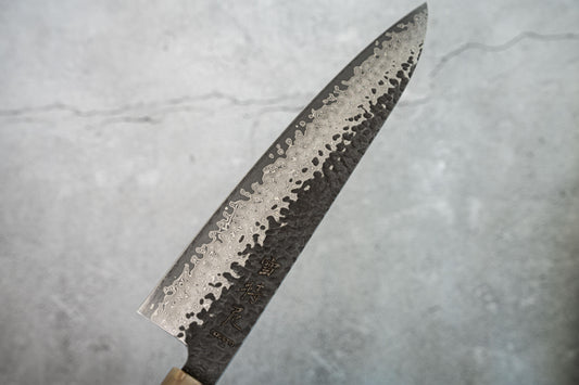 Gyuto Noseto Vg10 67 couches Damascus Tsuchime Finish 230 mm Corne de buffle blanche Bois d'ébène