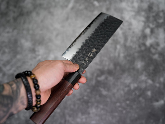 Nakiri Noseto Neno 180 mm de haut, 3 couches d'acier au carbone avec bois rouge et corne de buffle