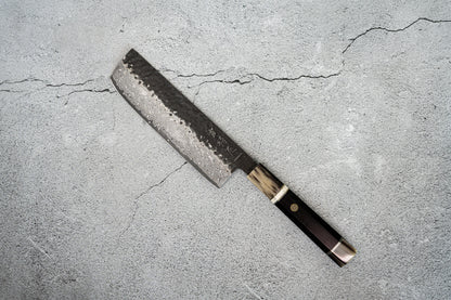 Noseto Vg10 67 couches Damas Tsuchime Finition Nakiri 180 mm Corne de buffle blanche Bois d'ébène