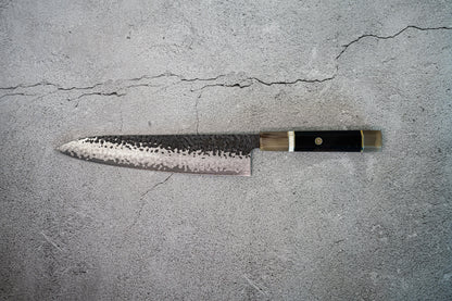 Gyuto Noseto Vg10 67 couches Damascus Tsuchime Finish 230 mm Corne de buffle blanche Bois d'ébène