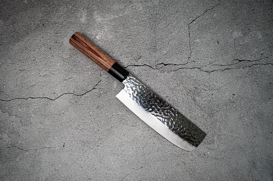 Couteau japonais Nakiri martelé Kanetsune DSR-1K6 165 mm, manche en bois de pakka rouge