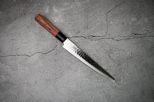 Couteau japonais Sujihiki martelé Kanetsune DSR-1K6 210 mm, manche en bois de pakka rouge