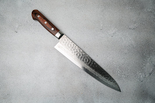 Couteau japonais Seisuke VG10 Damas 17 couches Gyuto 240 mm Manche en acajou