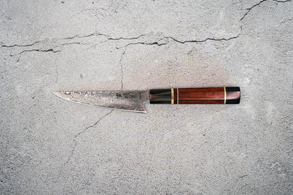 Couteau Noseto Kaji Petty 130 mm, Damas, noyau en acier VG-10, 67 couches, cornes de buffle, bois de fer