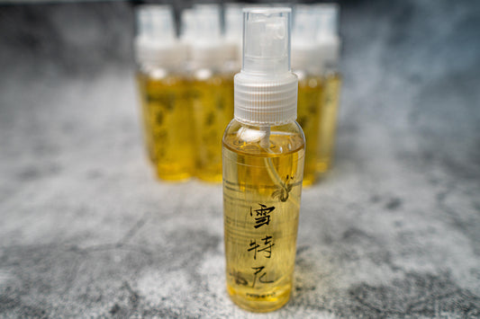 Huile de camélia Noseto en flacon vaporisateur de 100 ml