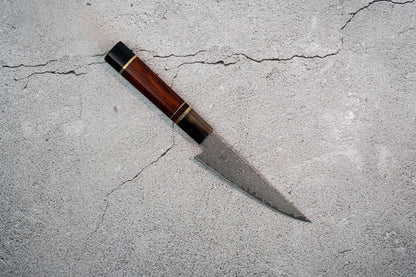 Couteau Noseto Kaji Petty 130 mm, Damas, noyau en acier VG-10, 67 couches, cornes de buffle, bois de fer
