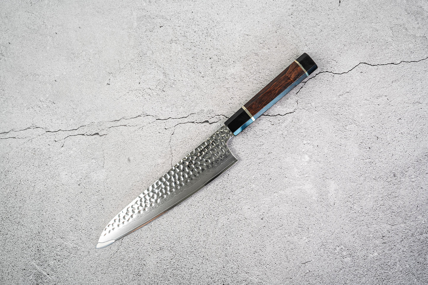 Couteau à lame Noseto Suki Gyuto 210 mm 67 couches Damas martelé avec manche en bois de fer du désert