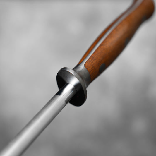 Noseto (aussi appelé Honing Steel Road) 230 mm avec manche en bois rouge