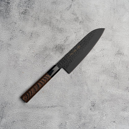 Sakai Takayuki Santoku 170 mm Kurokage VG10 martelé revêtement en téflon poignée wengé