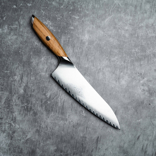 Batsu Gyuto Noseto 210 mm, 73 couches d'acier de Damas avec manche en bois d'olivier