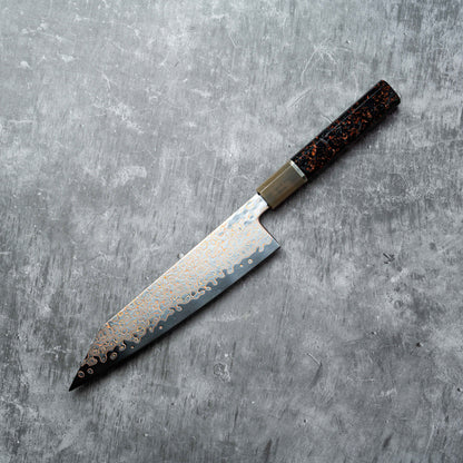 Couteau Noseto Kuza 210 mm Kiritsuke 67 couches VG-10 en cuivre damas avec résine de corne de buffle et fibre de carbone mélangée