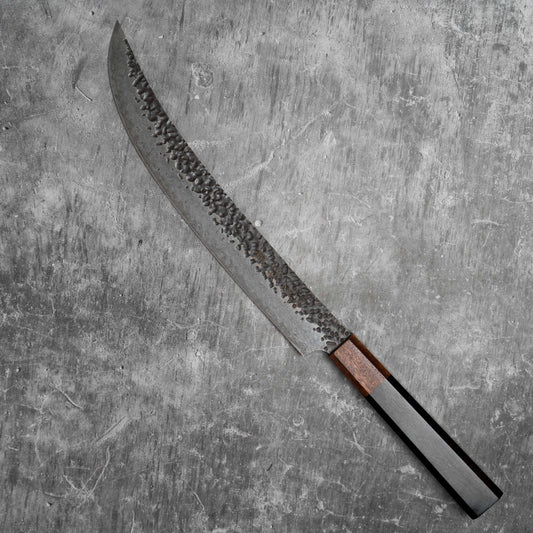 Couteau de boucher Noseto Kuki 240 mm, 67 couches, finition Damas Tsuchime, bois Pakka noir