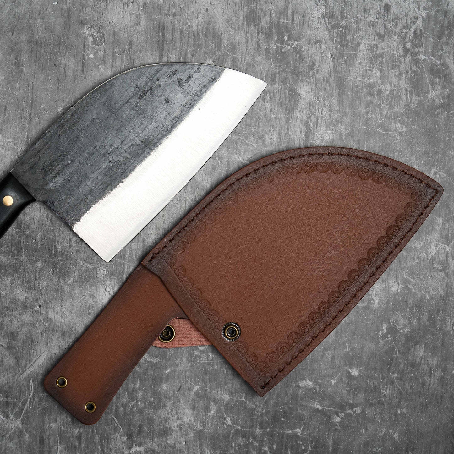 Couteau couperet serbe Noseto 180 mm en acier au carbone avec étui