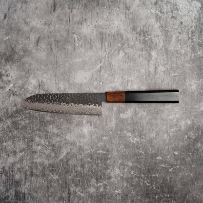 Noseto Kuki Santoku 160mm 67 couches Damas Tsuchime Finition Bois Pakka Noir